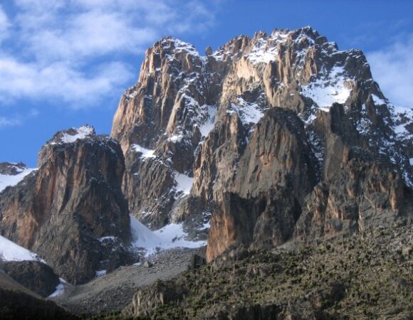 5 DAYS MT KENYA HIKE (4,985m)