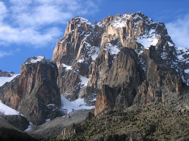 5 DAYS MT KENYA HIKE (4,985m)